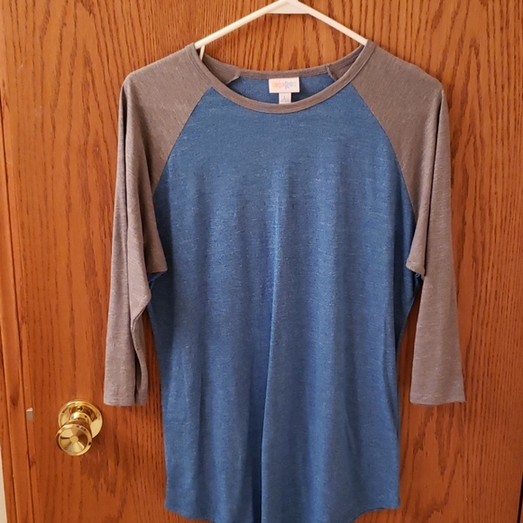 LuLaRoe top - Picture 1 of 3